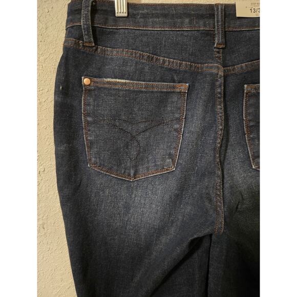 Judy Blue high waist button fly stretch jeans
13x31 - Picture 6 of 6